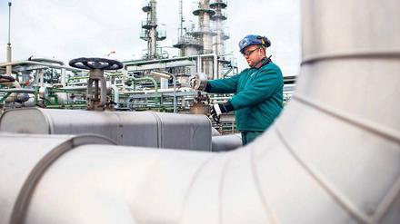 Gute Aussichten. Mit dem russischen Mineralölkonzern Rosneft als Mehrheitsgesellschafter sieht sich die PCK Raffinerie GmbH in Schwedt gut aufgestellt. Zuletzt lagen die Umsätze nach eigenen Angaben bei rund 2,1 Milliarden Euro.