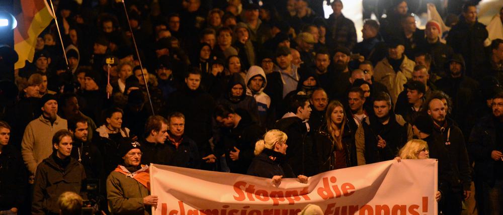 Bis zu 150 Pogida-Teilnehmer liefen am 27. Januar durch die Potsdamer Innenstadt.