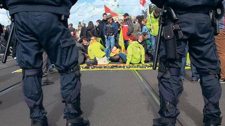 Blockade. Die Polizei hätte einschreiten müssen, fand das Gericht.