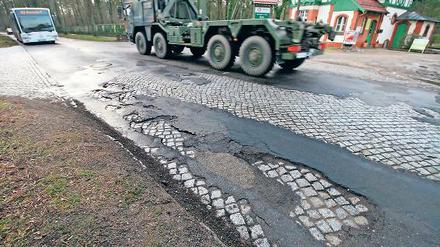 Beelitzer Buckelpiste. Die Ortsdurchfahrt der Heilstätten soll ab September komplett erneuert werden. Dafür wird es in zwei Abschnitten Vollsperrungen geben.
