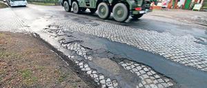 Beelitzer Buckelpiste. Die Ortsdurchfahrt der Heilstätten soll ab September komplett erneuert werden. Dafür wird es in zwei Abschnitten Vollsperrungen geben.