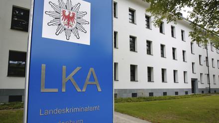 Das Landeskriminalamt Brandenburg wurde bei einer Hausdurchsuchung bei Uwe Pfeiffer offenbar fündig.
