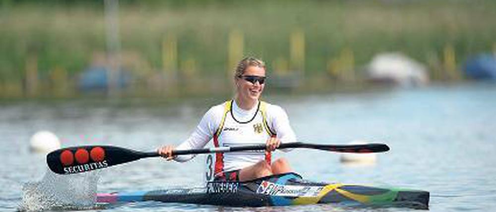 Paddelt bald in einem neuen Flitzer. Olympiasiegerin Franziska Weber.