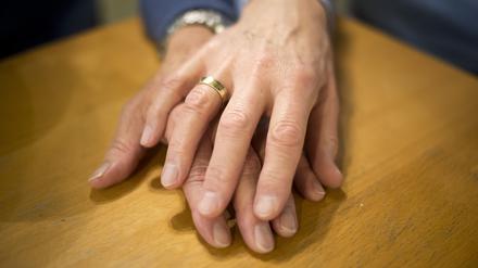 Homosexuelle Paare sind in Sachsen und Thüringen laut einer Studie seltener willkommen. Brandenburger sind da offener.
