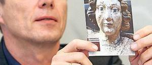 Thomas Drachenberg. Hier 2014 mit einem Bild aus der Marienkirche Bernau.