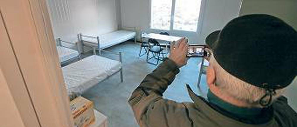 Ein Zimmer in der Leichtbauhalle in Neu Fahrland.