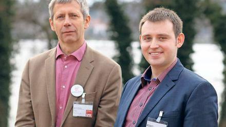 Kritik gab es an beiden. Der Werderaner Robert Dambon (r.) hat Matthias Schubert (l.) als SPD-Chef in Potsdam-Mittelmark abgelöst. Auf dem Unterbezirksparteitag am Samstag setzte sich Dambon knapp gegen Schubert durch.