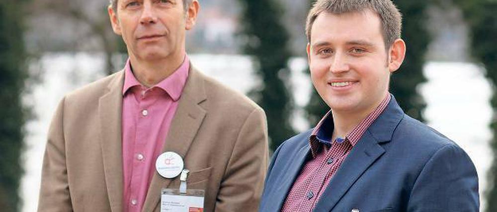 Kritik gab es an beiden. Der Werderaner Robert Dambon (r.) hat Matthias Schubert (l.) als SPD-Chef in Potsdam-Mittelmark abgelöst. Auf dem Unterbezirksparteitag am Samstag setzte sich Dambon knapp gegen Schubert durch.