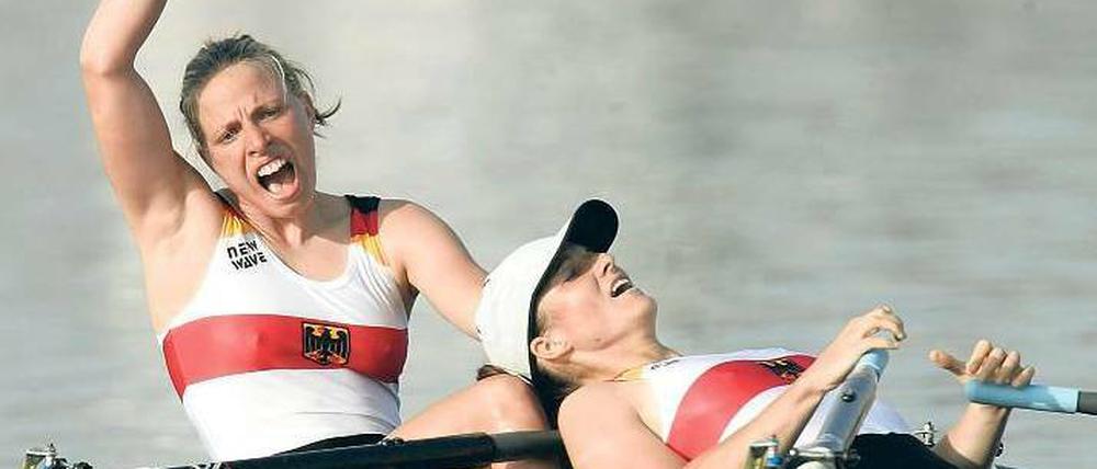 Bei den Olympischen Spielen 2004 ruderte die damals erst 21 Jahre alte Daniela Reimer (l.) zu Silber im Leichtgewichtsdoppelzweier.