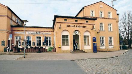 Steht zum Verkauf. Die Bahn will den Bahnhof Michendorf loswerden.