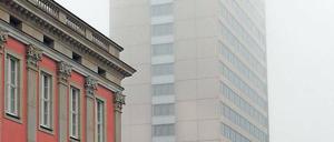 Für manche ist das Hotel „Mercure“ ein Wahrzeichen für Potsdam, für andere ein „städtebaulicher Missstand“. Die Stadt will es abreißen.