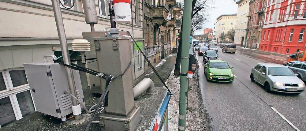 Die Luftverschmutzung in der Zeppelinstraße sorgt seit Jahren für Ärger.