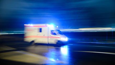 Eine schwangere Frau aus Somalia musste ins Krankenhaus gebracht werden, nachdem sie von mehreren Männern in Bad Belzig angegriffen wurde.