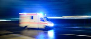 Eine schwangere Frau aus Somalia musste ins Krankenhaus gebracht werden, nachdem sie von mehreren Männern in Bad Belzig angegriffen wurde.