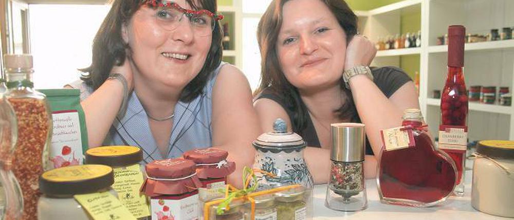 Ihren Senf dazugeben können nun endlich Susanne (l.) und Claudia (r.).