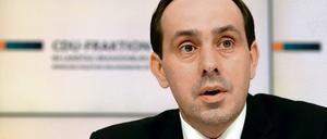 "Ein Einwanderungsgesetz ist im Gegensatz zum Asylrecht kein Hilfsangebot an Menschen in Not, sondern ganz allein im deutschen Interesse eine Antwort auf wichtige Zukunftsfragen unseres Landes", so Ingo Senftleben (CDU).