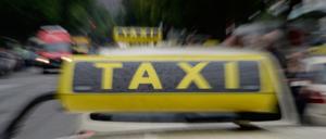Anfang Januar muss sich ein Taxifahrer vor dem Potsdamer Amtsgericht wegen gefährlicher Körperverletzung und Unfallflucht verantworten.