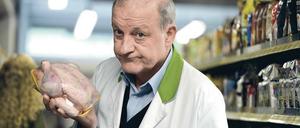 Der Columbo vom Prinzipalmarkt: Leonard Lansink genießt die Rolle des phlegmatischen Privatdetektivs Georg Wilsberg, der schon den einen oder anderen Undercover-Einsatz hinter sich hat. Diesmal ermittelt er in einem Supermarkt.