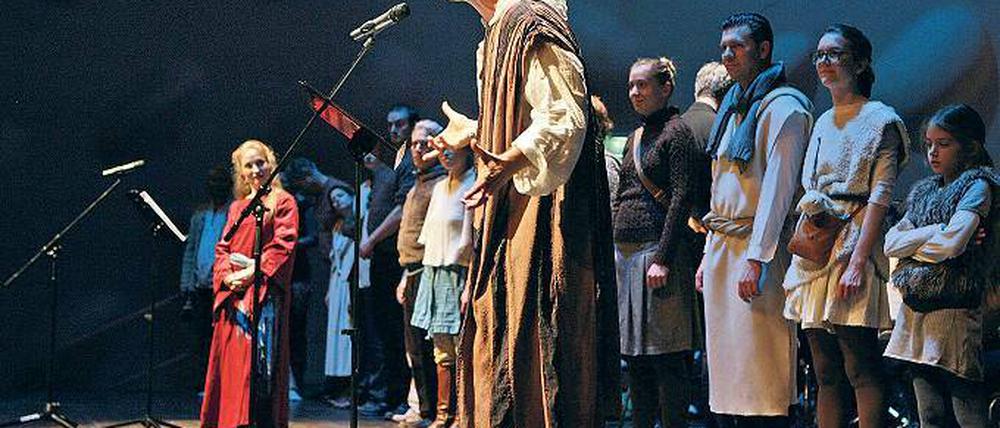 Weihnachtsoratorium. Kinder konnten mit ihren Eltern oder Großeltern im Nikolaisaal die schönsten Partien des Bach’schen Kantatenzyklus in rund 60 Minuten erleben.
