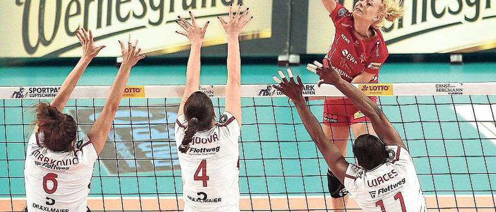 Sie spielte überragend. Gegen die Potsdamerin Saskia Hippe fanden die Roten Raben aus Vilsbiburg kein Mittel. Mit 27 Punkten war sie Garant für den zweiten Sieg in Folge in der Volleyball-Bundesliga.