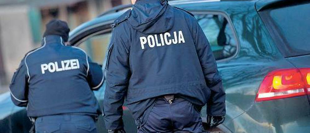 Gemeinsame Kontrollen. Polnische und deutsche Polizisten ermitteln seit 2013 im „Joint Investigation Team“ (JIT) gegen Autodiebe. Auch bei der Aufklärung von Wohnungseinbrüchen gibt es eine Zusammenarbeit.