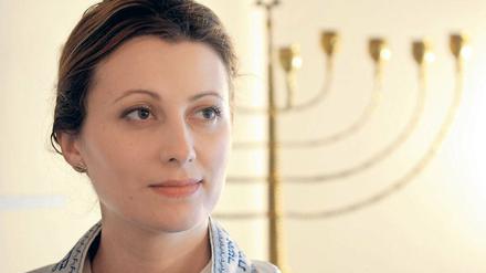 Progressiv und weiblich. Im Jahr 2010 wurde Alina Treiger durch das Abraham Geiger Kolleg zur Rabbinerin ordiniert – als erste Rabbinerin in Deutschland nach der 1944 ermordeten Regina Jonas. Seit 2011 betreut die aus der Ukraine stammende Rabbinerin die jüdische Gemeinde in Oldenburg und Delmenhorst.