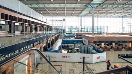 Menschenleeres Terminal. Der Aufsichtsrat des künftigen Hauptstadtflughafens BER könnte bald wesentlich mehr Mitglieder haben. Die Gewerkschaft Verdi will Arbeitnehmervertreter in dem Kontrollgremium haben.