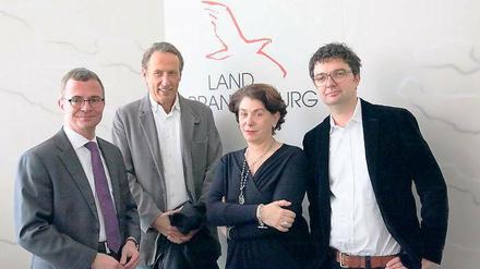 Film fördern. Studio-Vorstand Woebcken mit Medienboard-Chefin Niehuus.
