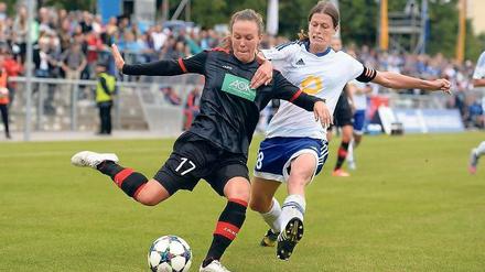 Im Reifestadium. Talent Viktoria Schwalm ist eine erfreuliche Antwort auf die Personalnot bei Turbine Potsdam. Im Einsatz gegen Frauenfußball-Größen wie Kerstin Garafrekes vom 1. FFC Frankfurt kann sie sportlich wachsen.