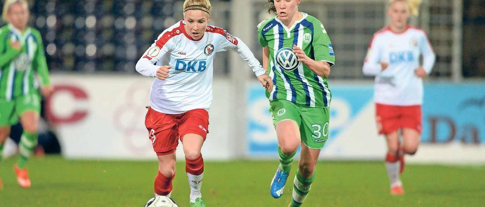Abgelaufen im Pokal. Turbine-Stürmerin Huth im Spiel gegen den VfL.