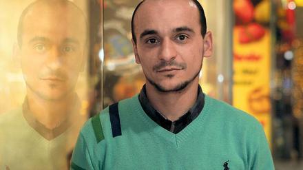 Zu Fuß durch Europa. Vor eineinhalb Jahren flüchtete Wajih Albunni aus Syrien. Obwohl er schon ganz gut Deutsch spricht, fällt ihm der Neustart in Potsdam schwer. Vor allem ärgert es ihn, dass er noch immer auf Unterstützung vom Amt angewiesen ist.
