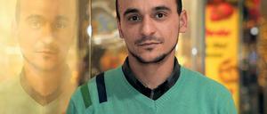 Zu Fuß durch Europa. Vor eineinhalb Jahren flüchtete Wajih Albunni aus Syrien. Obwohl er schon ganz gut Deutsch spricht, fällt ihm der Neustart in Potsdam schwer. Vor allem ärgert es ihn, dass er noch immer auf Unterstützung vom Amt angewiesen ist.