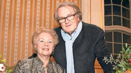 Engagiert. MariaLuise Döring setzt sich für die Partnerschaft mit Perugia ein, Olympia-Sieger Peter Frenkel für den Sport. Gestern trugen sie sich ins Goldene Buch der Stadt ein.