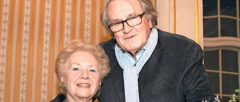 Engagiert. MariaLuise Döring setzt sich für die Partnerschaft mit Perugia ein, Olympia-Sieger Peter Frenkel für den Sport. Gestern trugen sie sich ins Goldene Buch der Stadt ein.