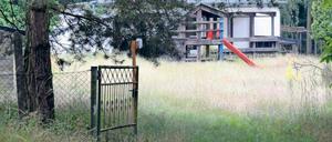 Der Schwarze Berg in Töplitz. Zwischen Autobahn, dem brach liegendem Kinderdorf (Bild) und Wald sollen 70 Asylbewerber in einem Bauarbeiterhostel unterkommen.