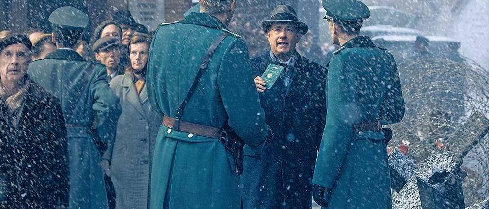 Ich will rein! Tom Hanks versucht, DDR-Grenzer zu überzeugen.
