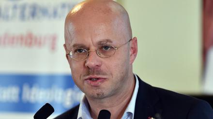 Andreas Kalbitz auf dem Landesparteitag der Brandenburger AfD am 21. November 2015.