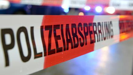 Nach Angaben der Polizei war der Brand am Montagabend im Keller des Hauses gelegt worden.