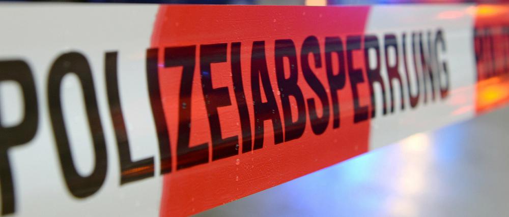 Nach Angaben der Polizei war der Brand am Montagabend im Keller des Hauses gelegt worden.