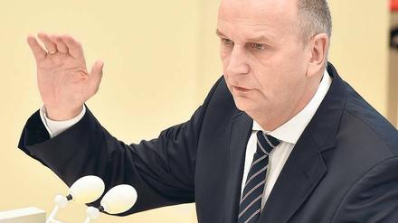 Gegenangriff. In der von der CDU beantragten Aktuellen Stunde zur geplanten Kreisgebiets- und Verwaltungsreform griff CDU-Kommunalexpertin Barbara Richstein Ministerpräsident Dietmar Woidke (SPD) direkt an. Der stieg danach selbst in den Ring.
