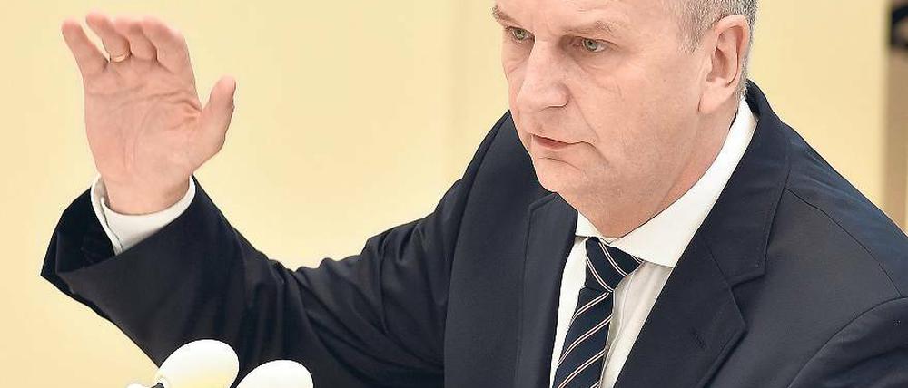 Gegenangriff. In der von der CDU beantragten Aktuellen Stunde zur geplanten Kreisgebiets- und Verwaltungsreform griff CDU-Kommunalexpertin Barbara Richstein Ministerpräsident Dietmar Woidke (SPD) direkt an. Der stieg danach selbst in den Ring.