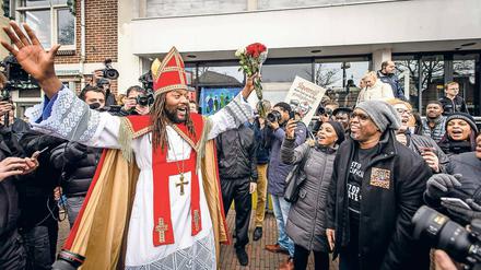 Protest in Meppel. Der holländische Schauspieler Patrick Mathurin war dabei.