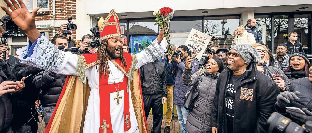 Protest in Meppel. Der holländische Schauspieler Patrick Mathurin war dabei.