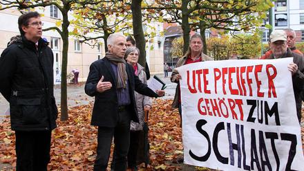 Protest am Schlaatz: Die Suspendierung Ute Pfeiffers kommt zum schlechtesten Zeitpunkt.