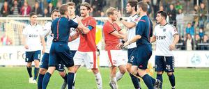 Debattier- statt Fußballklubs. Das Mundwerk der Babelsberger und Zwickauer Fußballer leistete in der gestrigen Regionalliga-Partie mindestens genauso viel Arbeit wie das eigentliche Handwerk.