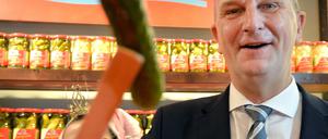 Gurke auf Zuruf: Welche Rolle spielte Ministerpräsident Dietmar Woidke 2005 als Argarminister bei dem umstrittenen Förderbescheid.