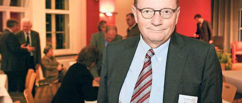 Ausgezeichnet. Die Potenziale des renommierten Verwaltungswissenschaftlers Werner Jann sollen der Potsdamer Uni auch nach dessen Pensionierung erhalten bleiben. Dafür wurde er zum Seniorprofessor ernannt.