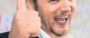 Beeindruckt. Mario Barth hat Respekt vor Bürgermeister Schmidt.