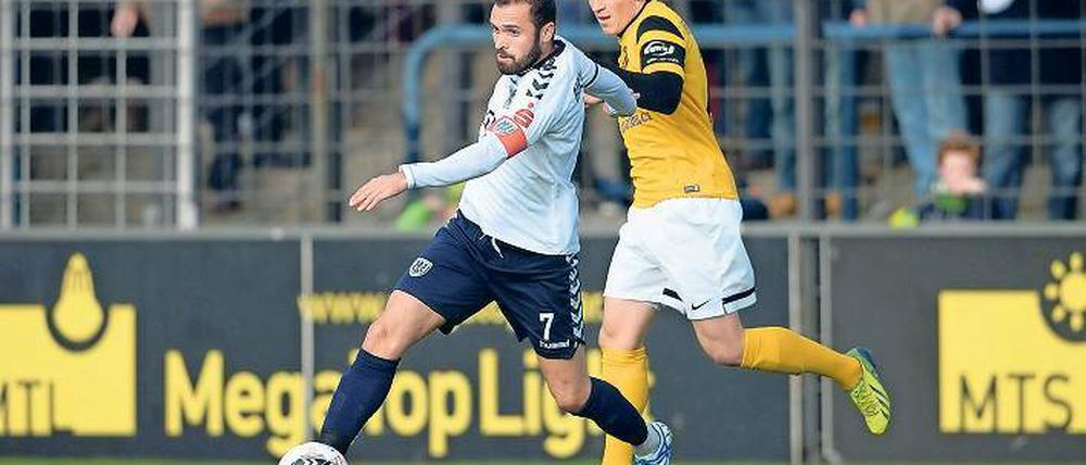 Der SVB möchte sich nicht aufhalten lassen. Am vergangenen Spieltag schüttelten die Babelsberger um Spielmacher Bilal Cubukcu(links) ihren tabellarischen Verfolger aus Auerbach ab. Nun will der Kiez-Club seinerseits ein im Klassement besser positioniertes Team – den FSV Zwickau – jagen.