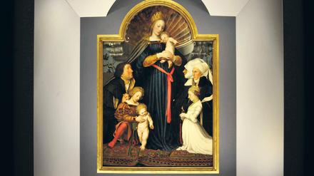 Privatbesitz. Holbeins gemalte Schutzmantelmadonna (1526 bis 1528) gehört dem Kunstsammler Würth.